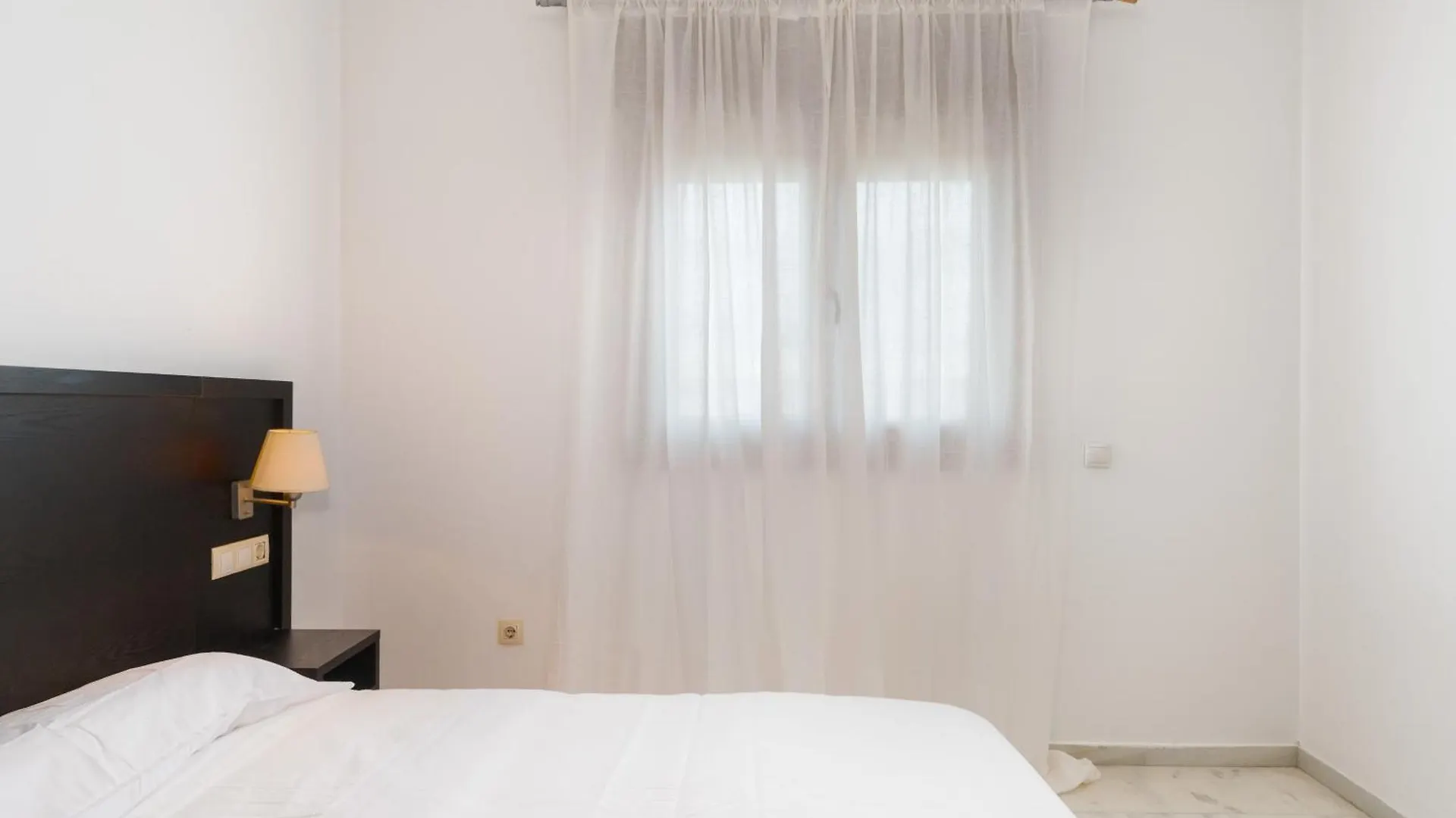 Apartamento Luxsevilla Moderno Piscina Free Parking Bormujos