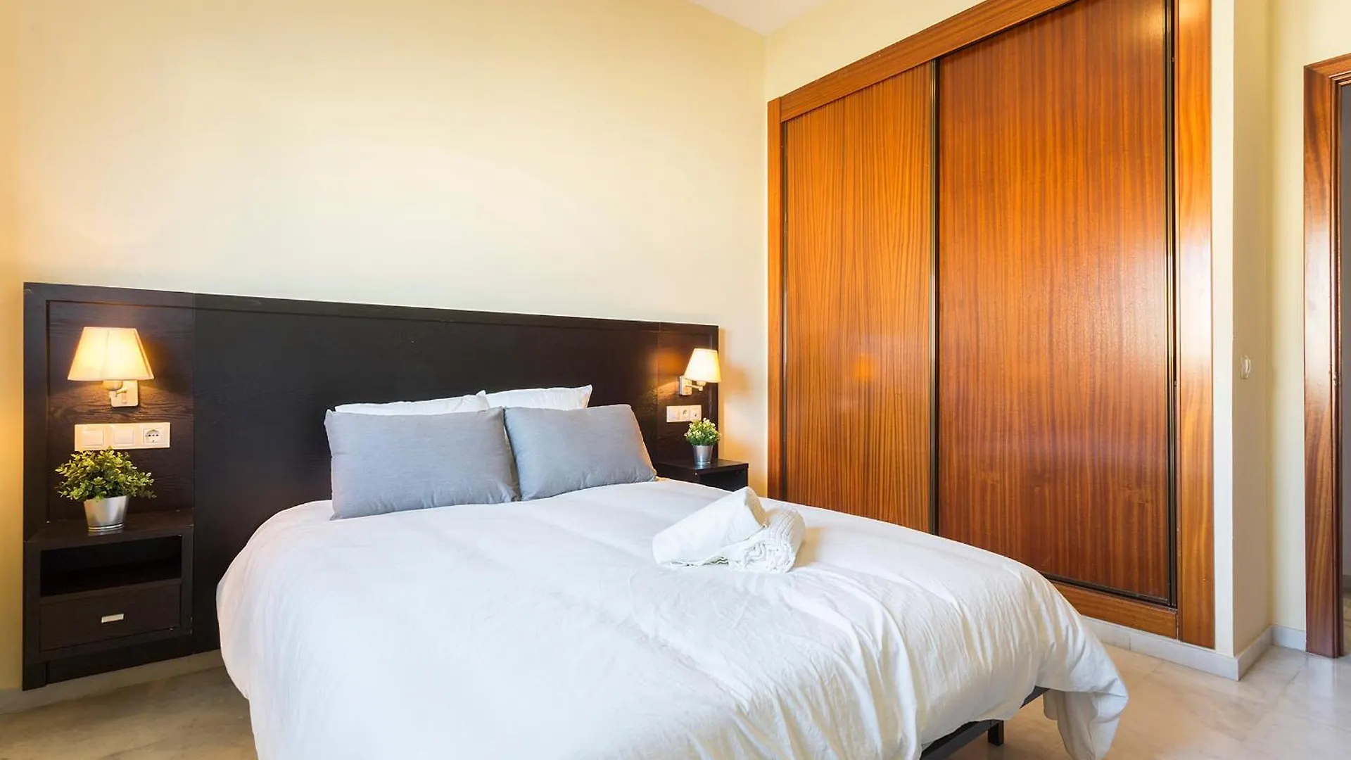Luxsevilla Moderno Piscina Free Parking Bormujos España