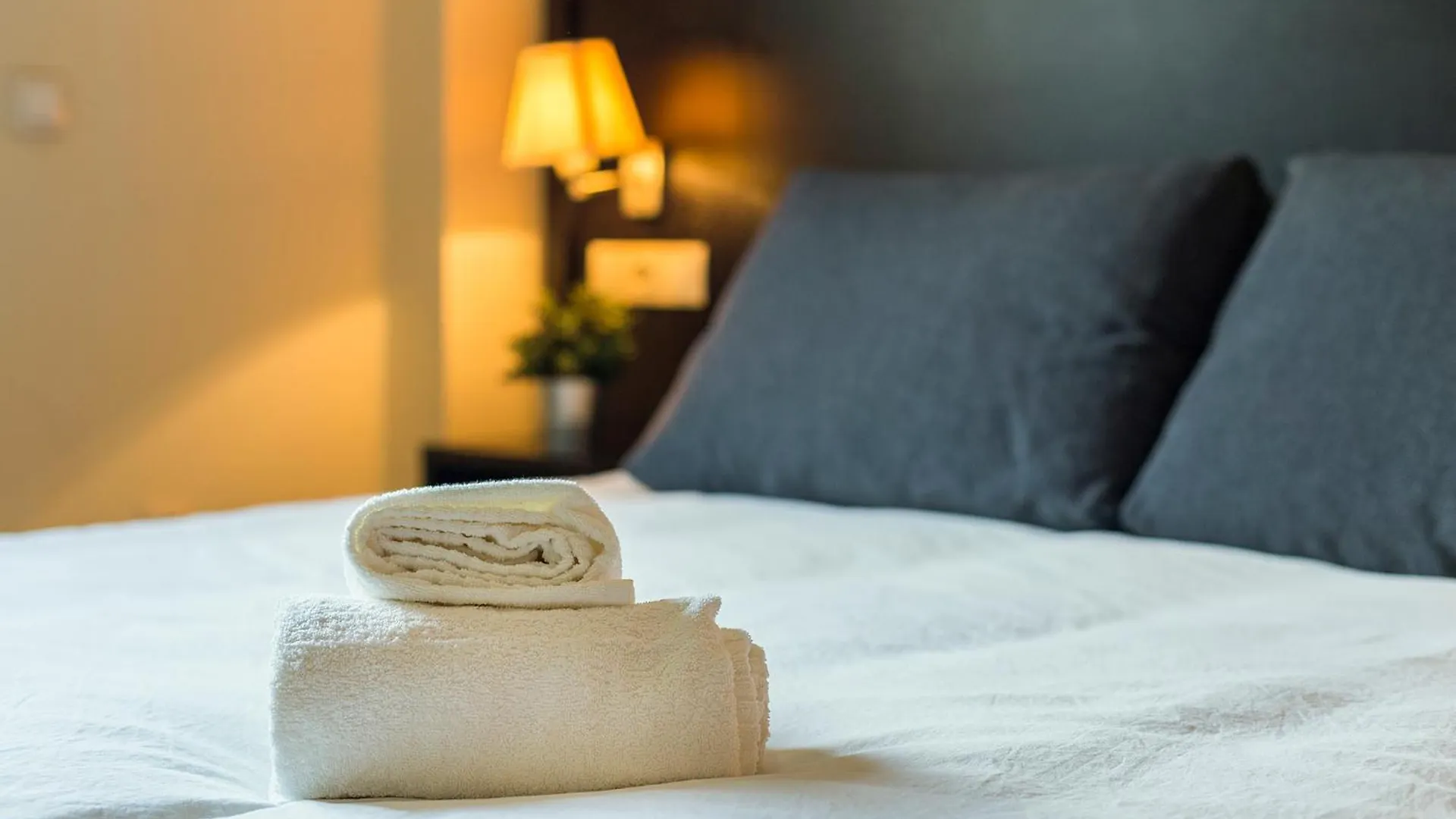 Apartamento Luxsevilla Moderno Piscina Free Parking Bormujos